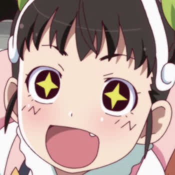>_<